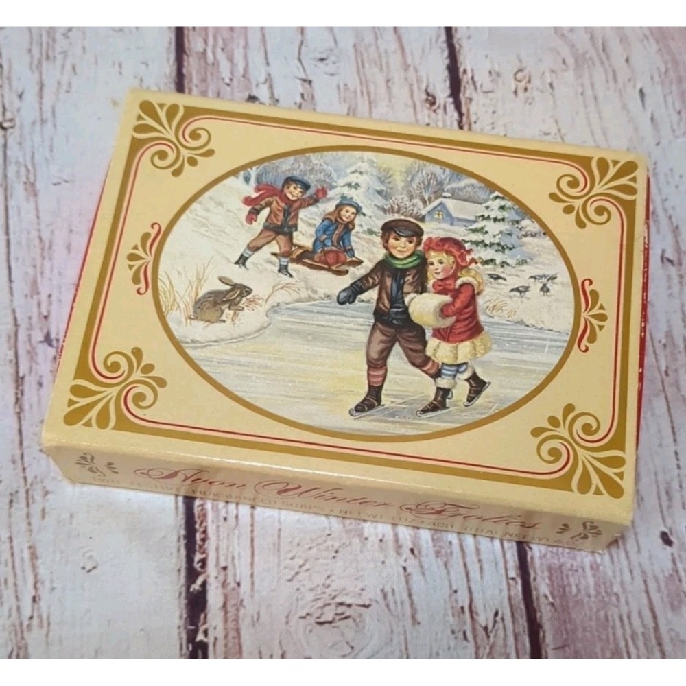 VINTAGE AVON WINTER FROLICS Decorative Soap UNUSED IN BOX - 2 Bars Winter Decals
